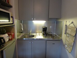 Kühlschrank, Mikrowelle, Geschirrspüler