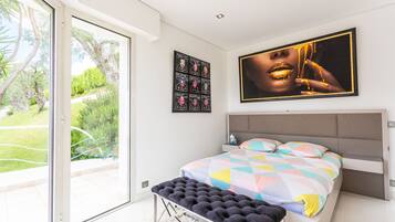4 slaapkamers, een strijkplank/strijkijzer, gratis wifi, beddengoed