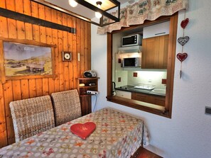 Fridge, microwave, oven, coffee/tea maker - Comfortable studio for 4 in Grand-Bornand (Le Grand-Bornand)