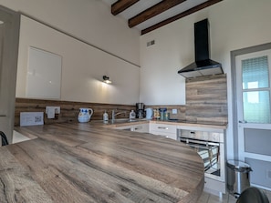 Kühlschrank, Mikrowelle, Geschirrspüler