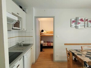 Fridge, microwave, coffee/tea maker