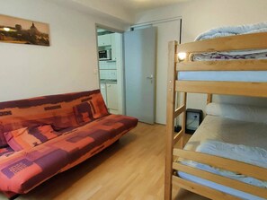 2 bedrooms, free WiFi