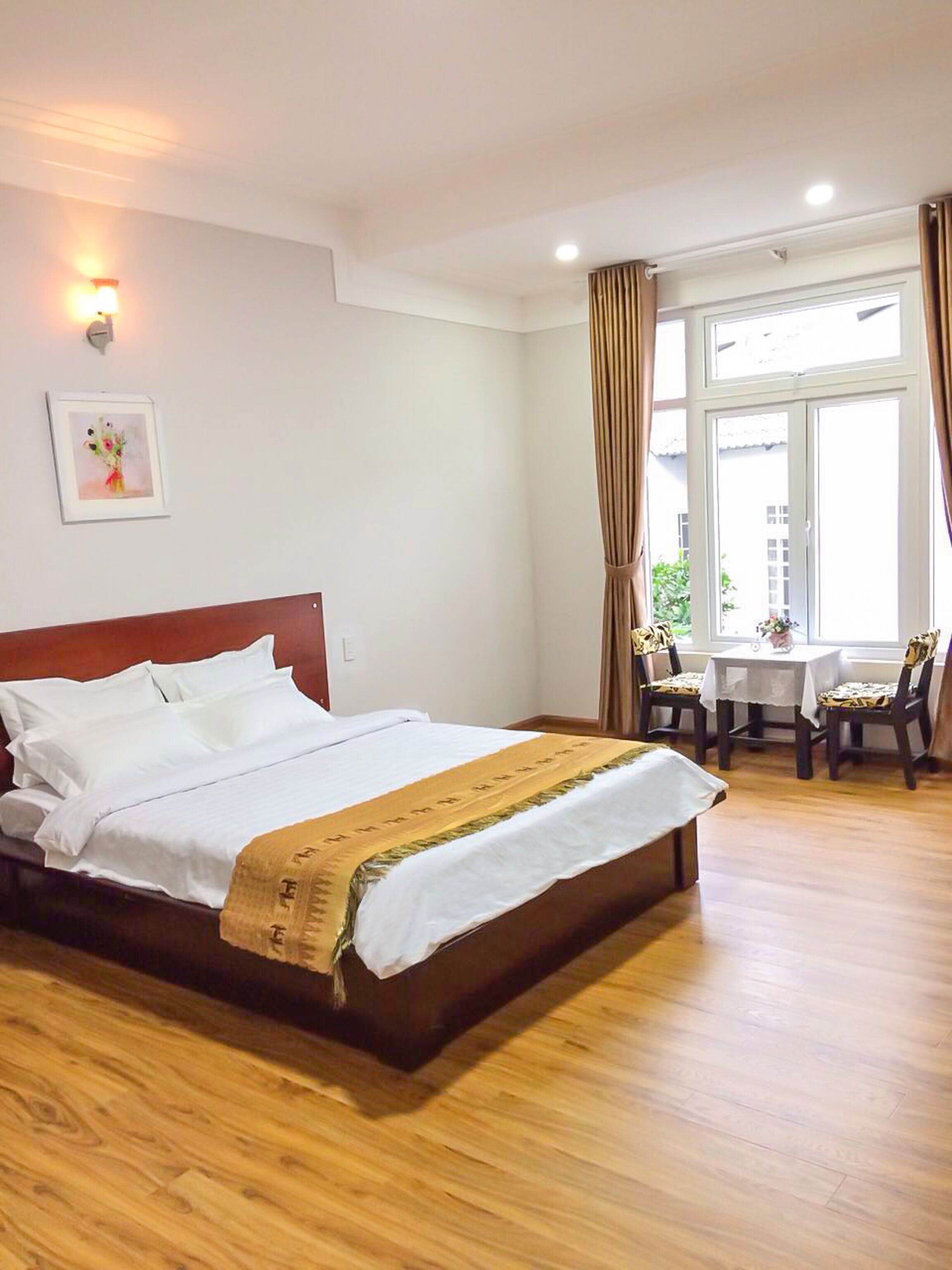 4 bedrooms, in-room safe, desk, iron/ironing board