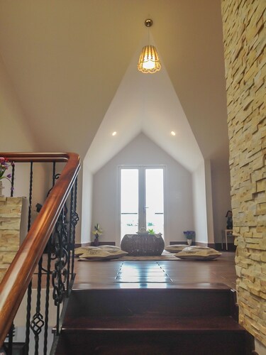 Jolie House Villa- Open View- Few Mins To Downtown