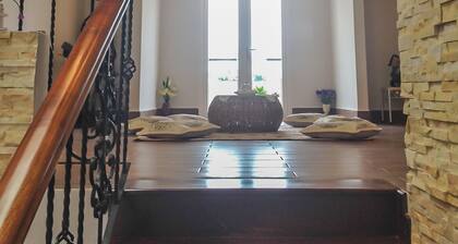 Jolie House Villa- Open View- Few Mins To Downtown