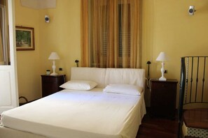 1 soveværelse, sengetøj