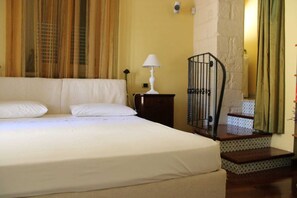 1 habitación y ropa de cama