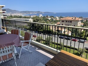 Property grounds - Exceptional sea view, swimming-pool, parking, WiFi (Nice)