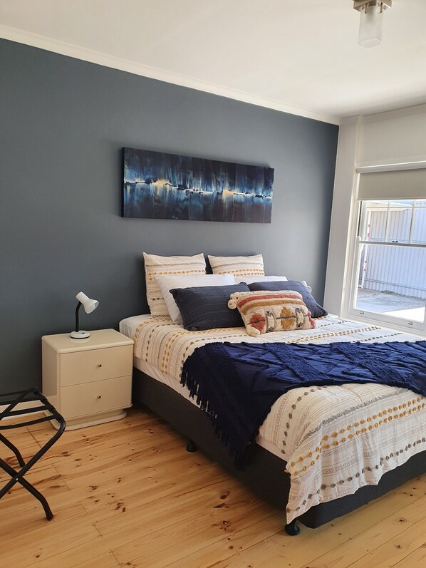 2 makuuhuonetta, silitysrauta/-lauta, vauvan matkasänky, ilmainen Wi-Fi