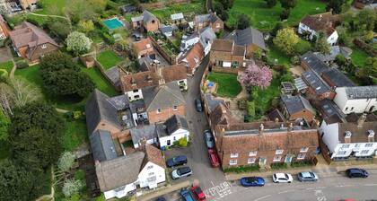 Victorian House in Winslow Conservation Area Sleeps 5