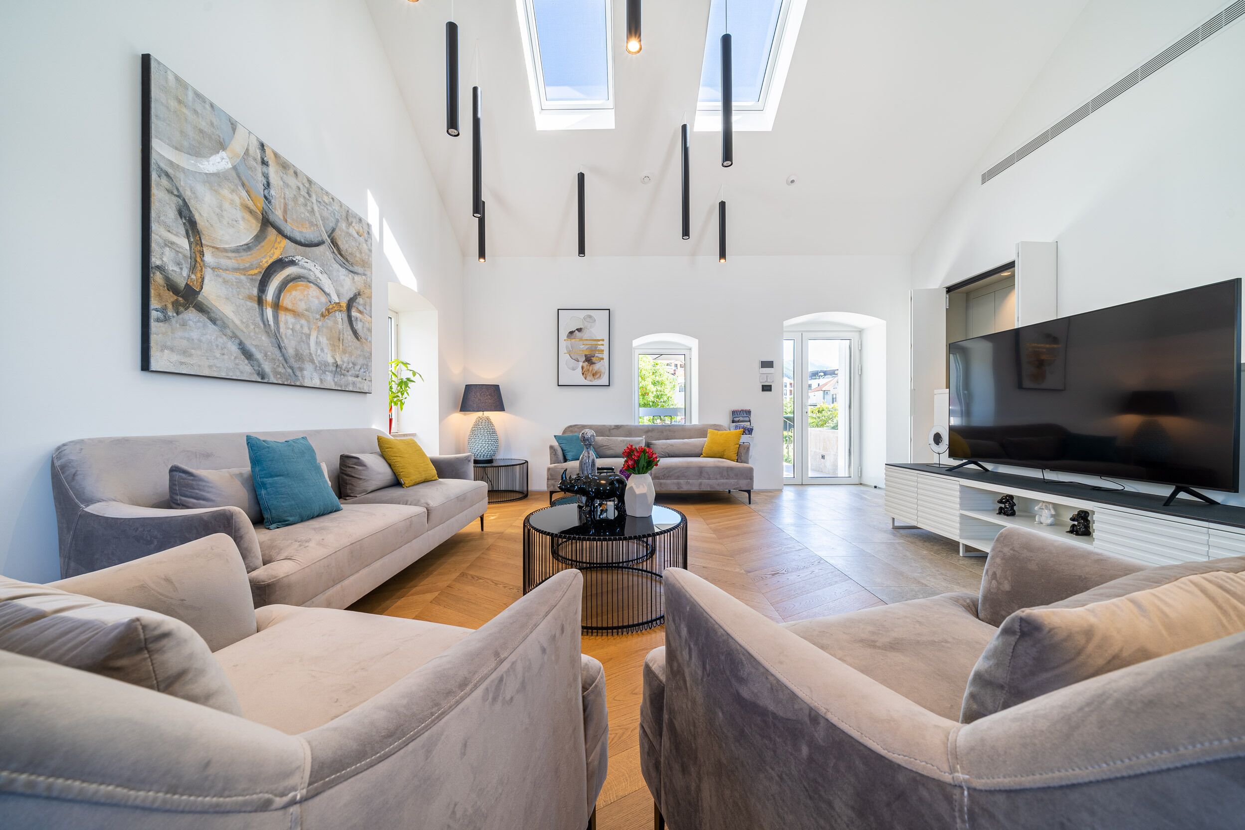 Smart TV, fireplace, books