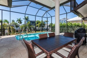 Unclassified image, 2 of 19, button