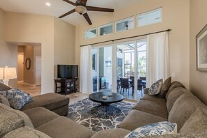 TV - 3 bed 2 bath home, has wonderful southern exposure (Marco Island)