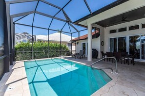 Unclassified image, 4 of 19, button