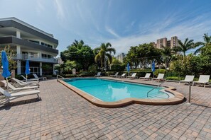 Imagen sin descripción, 2 de 20, botón