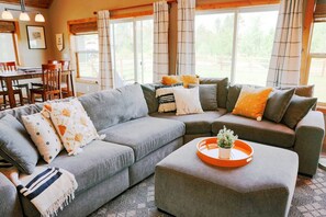 Smart TV, fireplace - Modern Cabin w/ Open Views & Fenced Yard (Donnelly)
