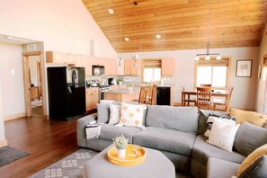 Una Smart TV, una chimenea