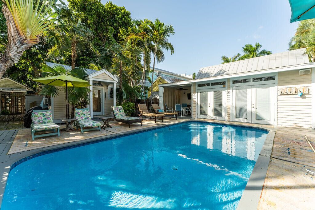 Island Time Hideaway at Old Town Key West Historic Seaport - 3 Blocks to Duval