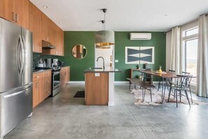 Frigorífic, forn, placa de cuina i rentaplats 