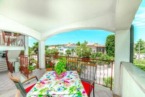 Outdoor dining - Guest house Marica / 1-bedroom app with terrace A1 (Rovinj)