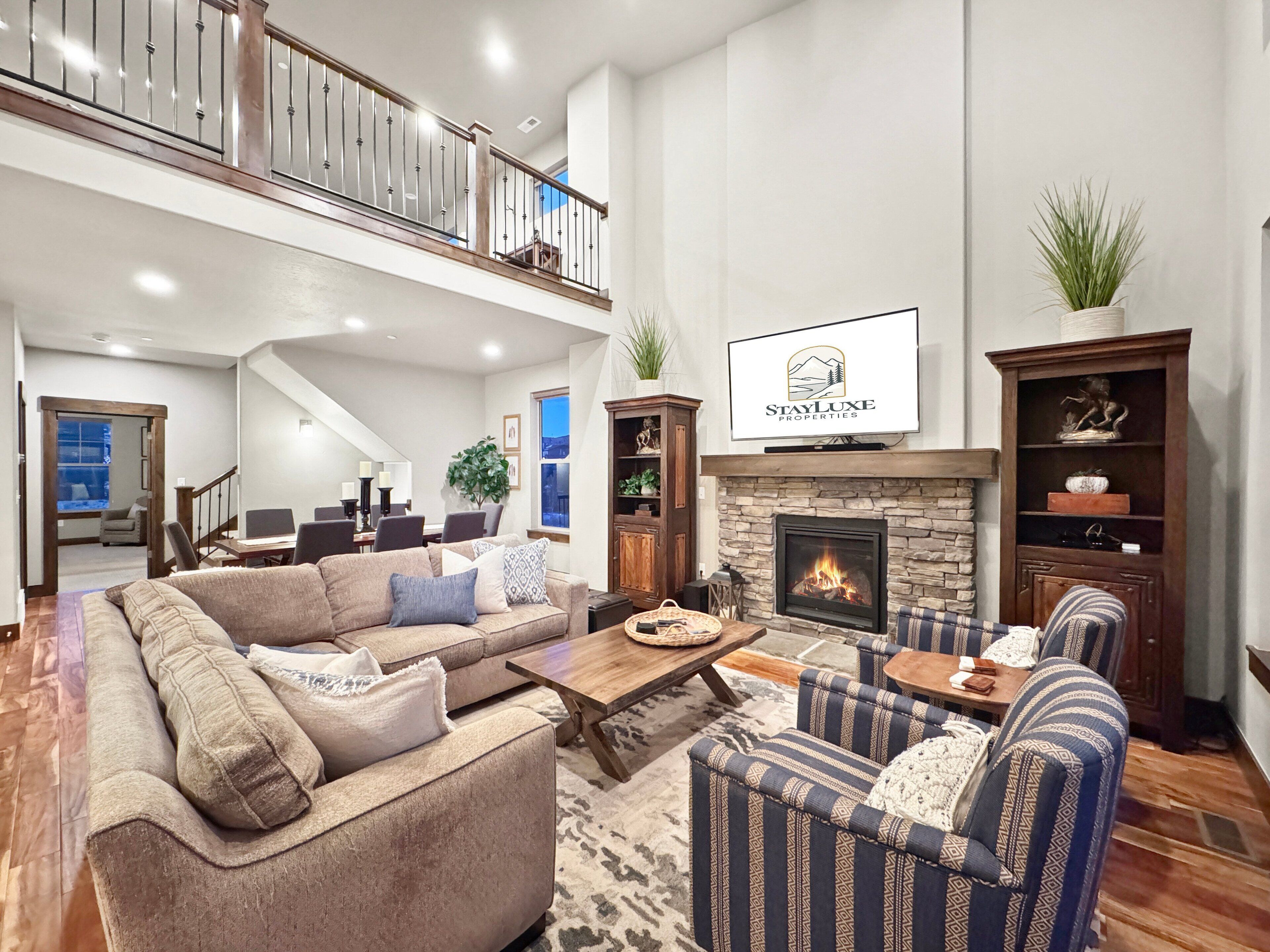 تلفزيون ذكي، مدفأة، تنس طاولة، طابعة