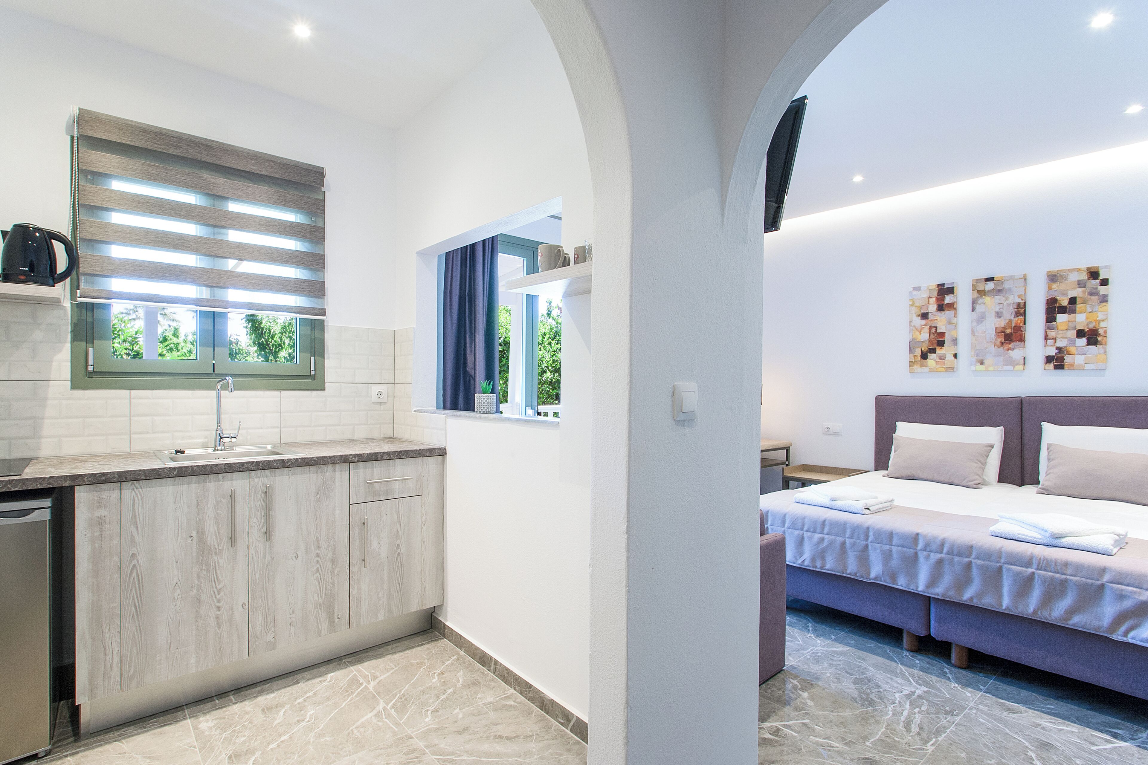 Studio Artemis | Private kitchen | Mini-fridge, cookware/dishes/utensils