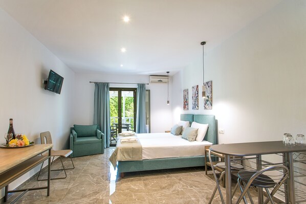 Superior Studio Aphrodite