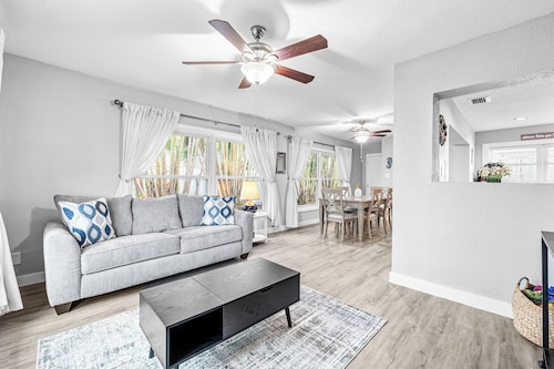 3 Minute Walk to Beach! Sleeps up to 9- Gorgeous Beach Home