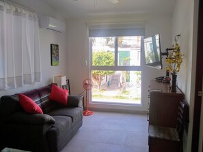 TV, Netflix, streaming services