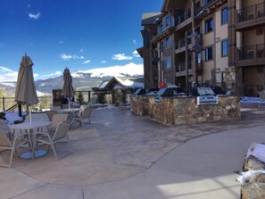 Outdoor dining - Breckenridge Grand Lodge on Peak 7 - July 31 to August 7 (Sunday-Sunday) (Breckenridge)