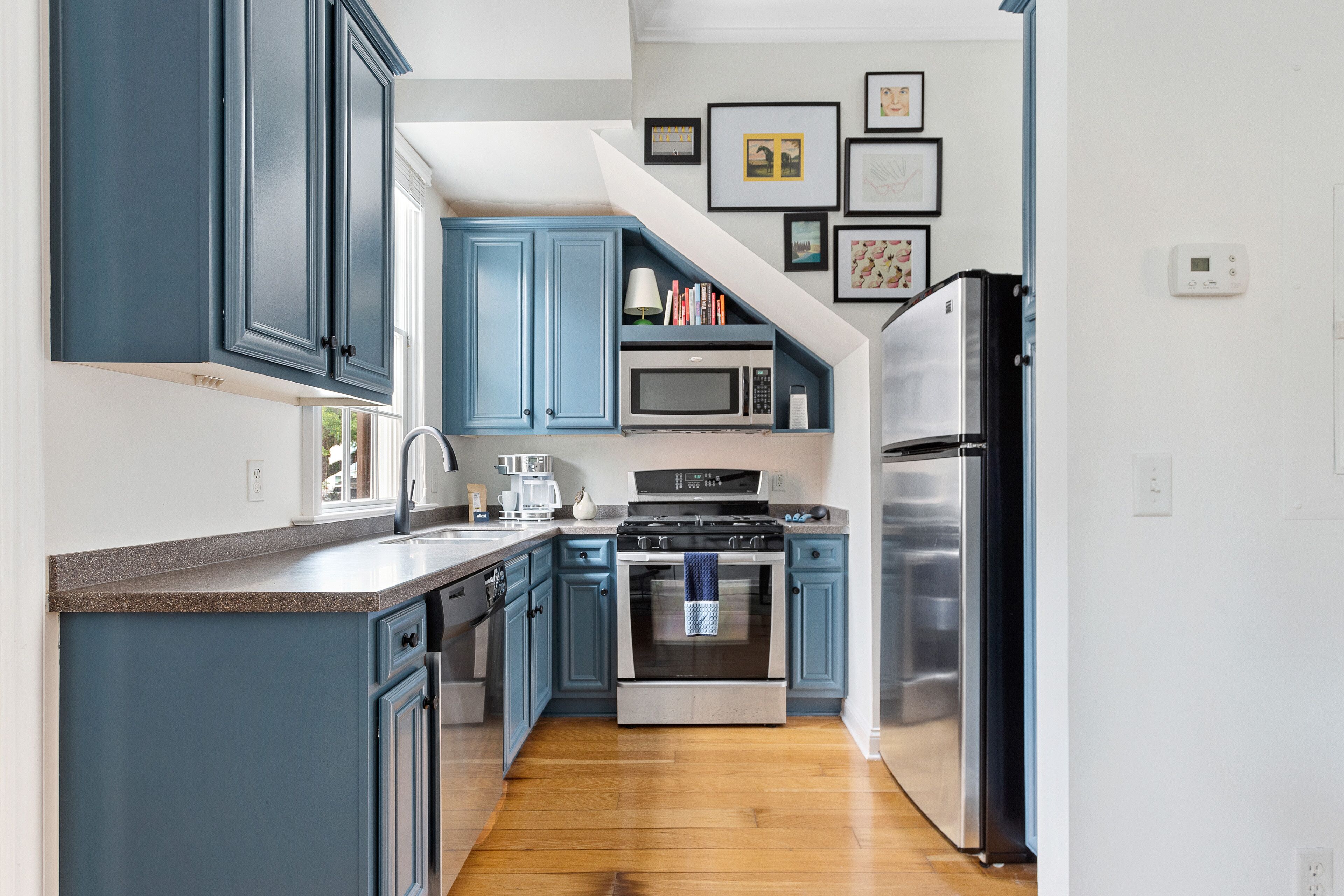 冰箱、微波炉、烤箱、炉灶