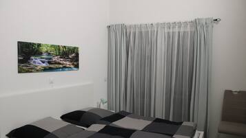 2 chambres, fer et planche à repasser, lit parapluie, Wi-Fi gratuit