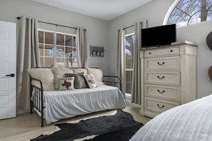 3 bedrooms, free WiFi, bed sheets