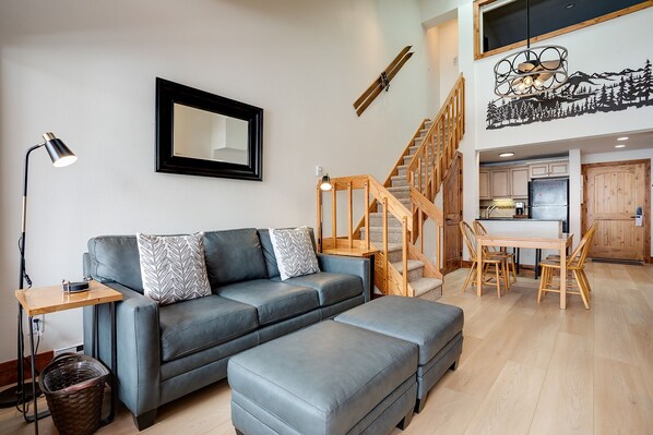 TV, fireplace, DVD player