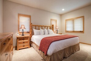 3 soverom, strykejern/-brett, wi-fi og sengetøy