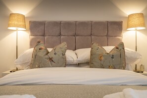 2 bedrooms, iron/ironing board, Internet - City Walls Sanctuary - 5 -  a family break that sleeps 4 guests  in 2 bedrooms (York)