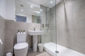 Doccia, asciugacapelli, asciugamani