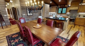 Dining - Yellowstone-30 MIN | Near Big Springs | Sleeps 10 (Island Park)