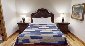 4 bedrooms, iron/ironing board, travel cot, free WiFi - Yellowstone-30 MIN | Near Big Springs | Sleeps 10 (Island Park)