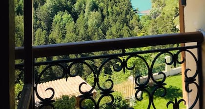 Le Château de Méouilles, un Lieu Haut de Gamme où Séjourner en Toutes Saisons