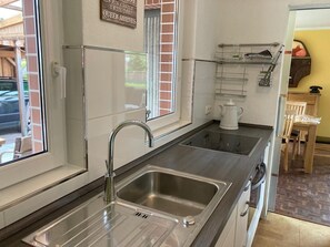 Kühlschrank, Herdplatte, Geschirrspüler