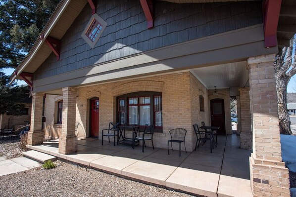 Exterior - Spacious Artist Loft with Mountain Views #3 (Flagstaff)