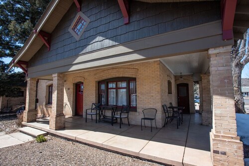 Spacious Artist Loft with Mountain Views #3