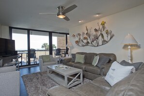 Smart TV -  Luxury Condo - On the Beach! - New Lower rates! (Port Aransas)