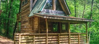 Firefly Bend Treehouse - View of the National Forest from Your Bed