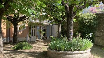 Enceinte de lâhĂ©bergement