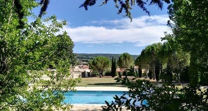 Maison de Famille Avec Beaucoup de Charme et de CaractĂšre, Piscine et Grand Parc