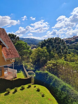 Property grounds - Venha Descansar nas Montanhas em Campos do Jordão! Chalé 1 (Campos do Jordão)