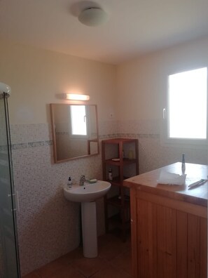 SĂšche-cheveux, papier toilette