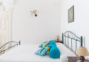 1 chambre, fer et planche à repasser, accès au Wi-Fi (inclus)